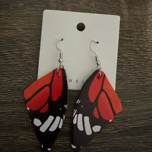 Butterfly Wing Earrings For Women (NWT)
Acrylic.
Lightweight.
